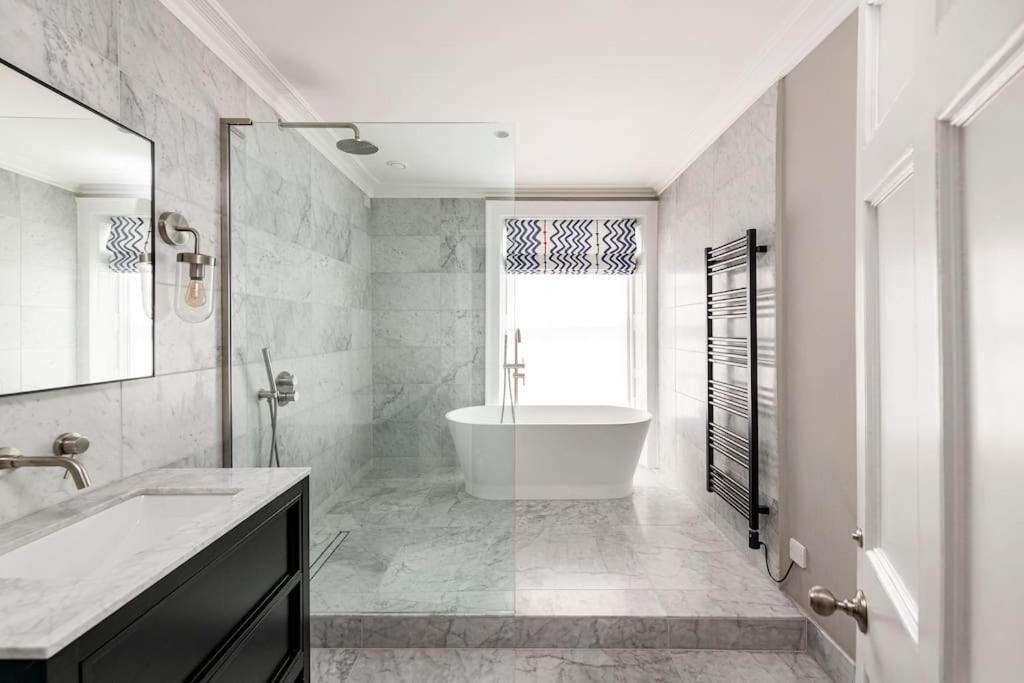 Dunsford House - Elegant Townhouse With Parking Villa Bath Kültér fotó