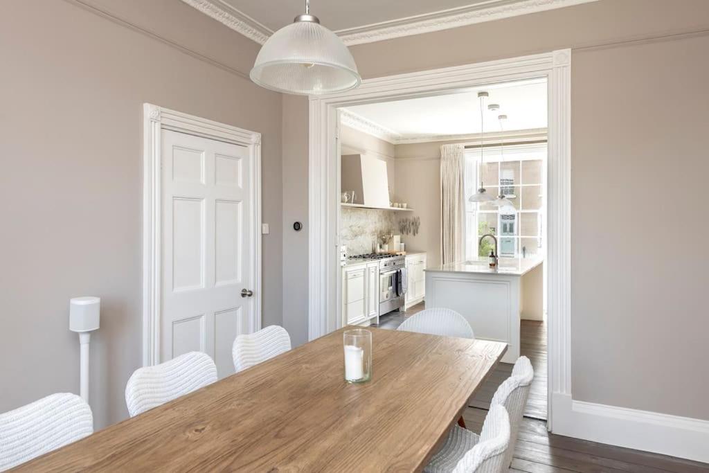 Dunsford House - Elegant Townhouse With Parking Villa Bath Kültér fotó