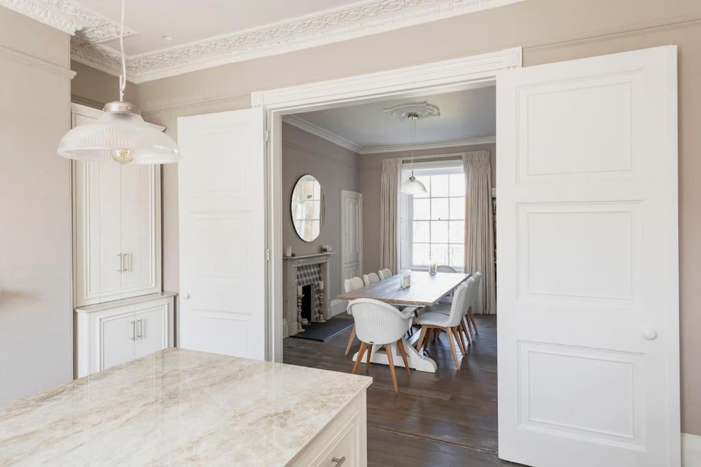 Dunsford House - Elegant Townhouse With Parking Villa Bath Kültér fotó